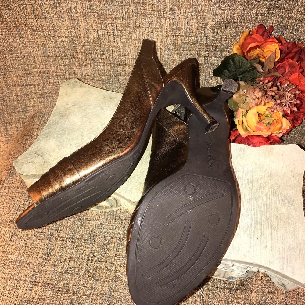 Naturalizer Sling Back Peep Toe Heels! View 4
